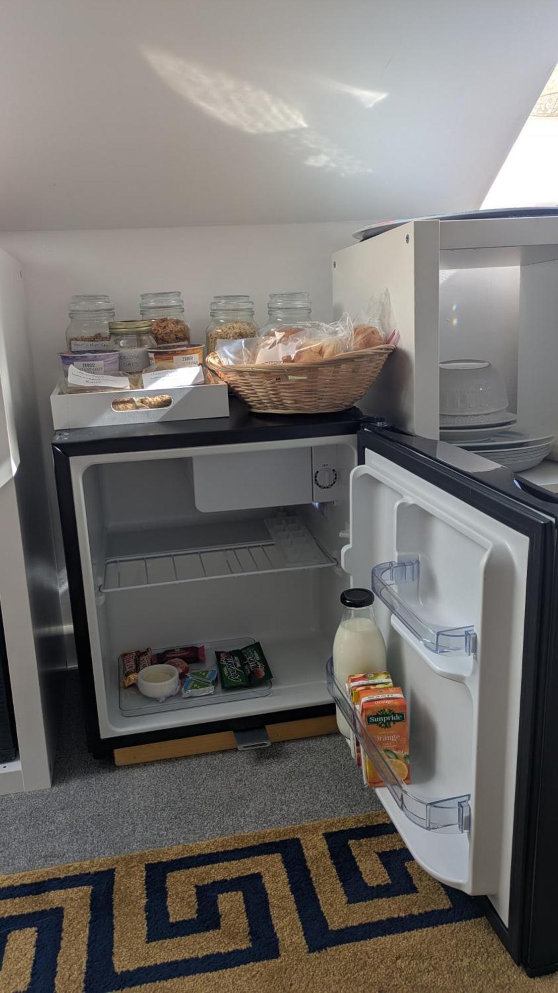 Village Life- Private Attic Suite - Living Room, Bedroom And Bathroom Newtown St Boswells 외부 사진